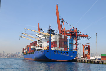 Fototapeta premium Container Ship in port