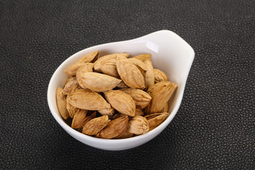 Unpeeled Almonds nuts