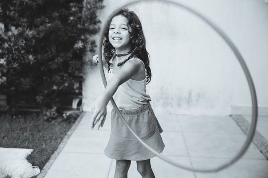 girl with bambole