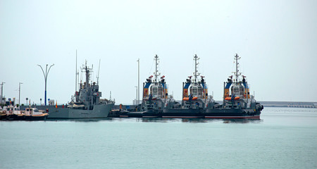 Fototapeta premium Barcos remolcadores. Puerto de Málaga / Tug boats. Malaga port