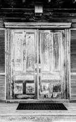 Door of an abandones building - 292225404