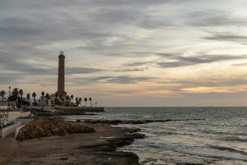 Faro de Chipiona al atardecer, en la provincia de Cádiz, España