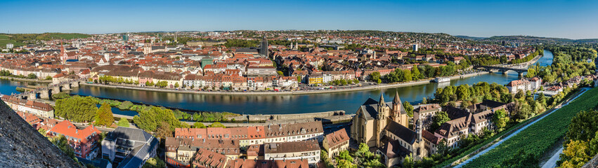 Fototapeta na wymiar Würzburg im Panorama