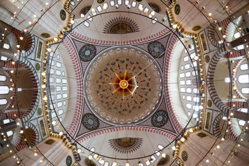 Fototapeta na wymiar Ceiling view of Suleymaniye Mosque in Istanbul, Turkey