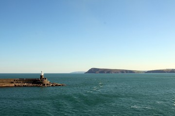 Fototapeta premium Die Hafeneinfahrt von Fishguard in Wales.