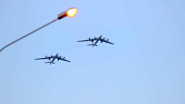 รูปภาพSukhoi เลือกดูภาพถ่ายสต็อก เวกเตอร์ และวิดีโอ6,639 Adobe Stock