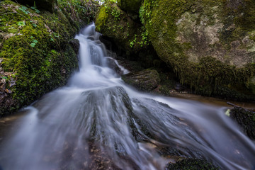 Fototapeta premium CASCADA AGUA DE ALLARIZ