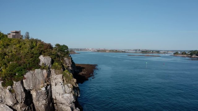 the sea and rocks