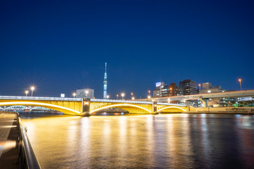 隅田川の風景　ライトアップした蔵前橋