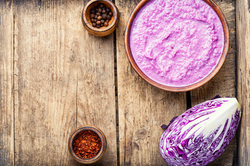 Red cabbage soup