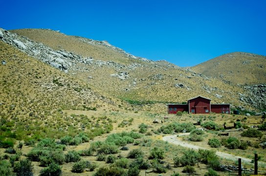 Driving towards Yosemite National Park on the border of Nevada and California