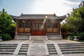Fototapeta premium chinese pavilion in park