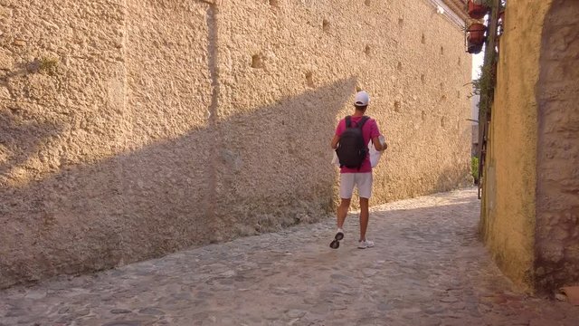 Gerace, un borgo pi&ugrave; bello d'Italia, in Calabria vicino la costa dei Gelsomini. Vista dei vicoli e delle chiese della citt&agrave;