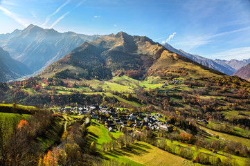 Autumn image of the Azet village located in Pyrenees Mountains. - obrazy, fototapety, plakaty