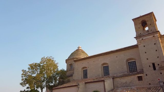 Gerace, un borgo pi&ugrave; bello d'Italia, in Calabria vicino la costa dei Gelsomini. Vista dei vicoli e delle chiese della citt&agrave;