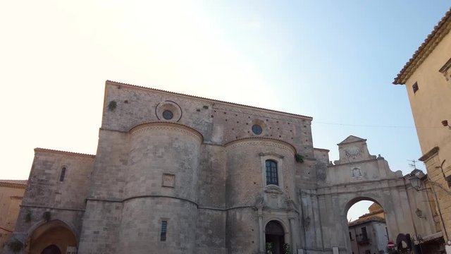 Gerace, un borgo pi&ugrave; bello d'Italia, in Calabria vicino la costa dei Gelsomini. Vista dei vicoli e delle chiese della citt&agrave;