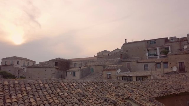 Gerace, un borgo pi&ugrave; bello d'Italia, in Calabria vicino la costa dei Gelsomini. Vista dei vicoli e delle chiese della citt&agrave;