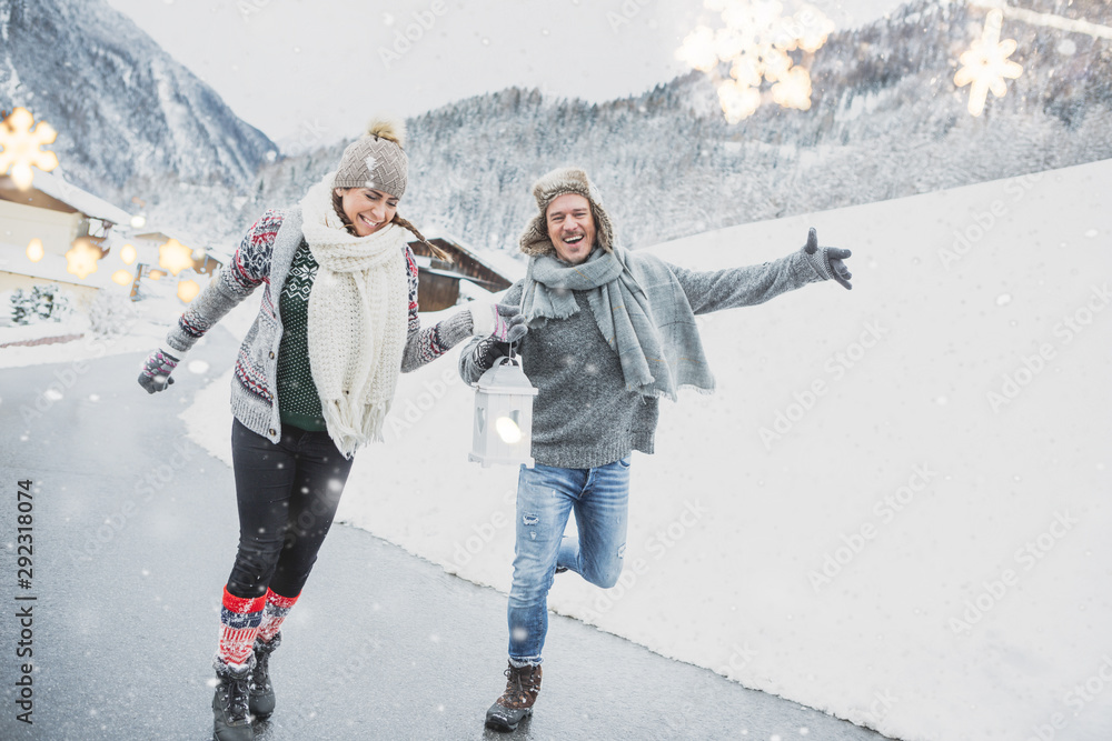 Sticker Pärchen im Schnee Winter Urlaub