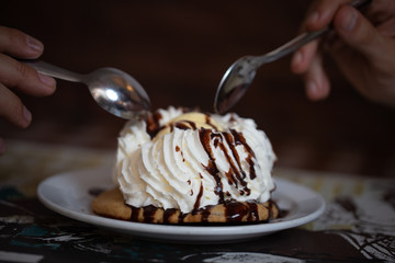 big cookie with cream and chocolate