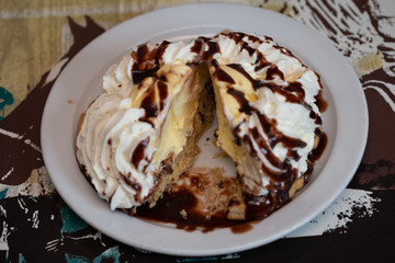 big cookie with cream and chocolate