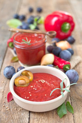Paprika-Ketchup mit Pflaumen	