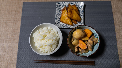 お家の夕食の膳