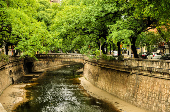 La Ca&ntilde;ada, Ciudad de cordoba