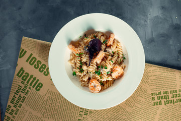 Creamy fusulli with shrimp and fresh herbs