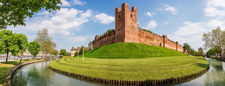 The walls of Castelfranco Veneto