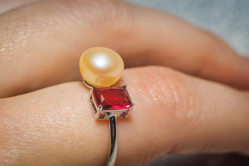 Silver ring with yellow pearl