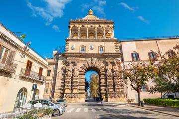 Fototapeta na wymiar Porta Nuova. Palermo, Sicily, Italy