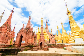 Fototapeta premium amazing temples of inn dein at inle lake, myanmar