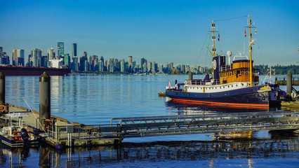 Fototapeta premium Waterfront at Vancouver downtown seen from Lonsdale Quay
