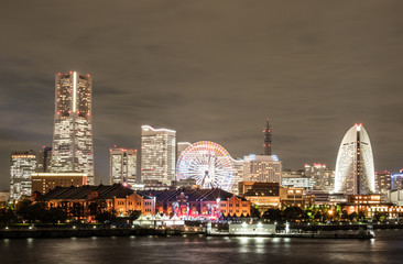 Fototapeta na wymiar 横浜　赤レンガ倉庫とみなとみらい　夜景