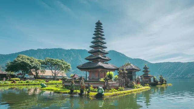 hyper lapse Ulun Danu Beratan Temple and Beratan Lake , Bali