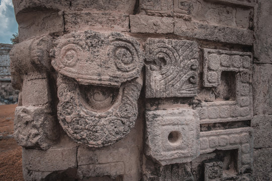 jerogl&iacute;ficos chichen itza Mexico