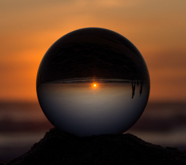 boule au coucher de soleil