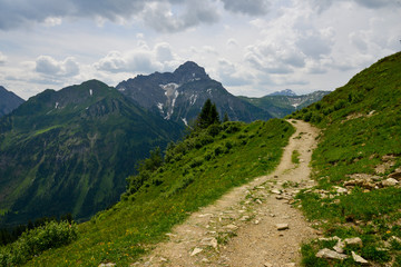 Fototapeta na wymiar Kleinwalsertal Berge Natur