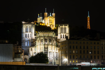 Fototapeta na wymiar Night view of Lyon with the The 
