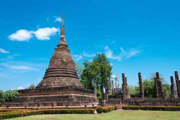Fototapeta premium Sukhothai, Thailand - Apr 08 2018: Wat Sra Sri in Sukhothai Historical Park, Sukhothai, Thailand. It is part of the World Heritage Site - Historic Town of Sukhothai and Associated Historic Towns.