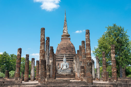 Sukhothai, Thailand - Apr 08 2018: Wat Sra Sri in Sukhothai Historical Park, Sukhothai, Thailand. It is part of the World Heritage Site - Historic Town of Sukhothai and Associated Historic Towns.