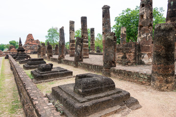 Fototapeta premium Sukhothai, Thailand - Apr 07 2018:Wat Phra Phai Luang in Sukhothai Historical Park, Sukhothai, Thailand. It is part of the World Heritage Site-Historic Town of Sukhothai and Associated Historic Towns.
