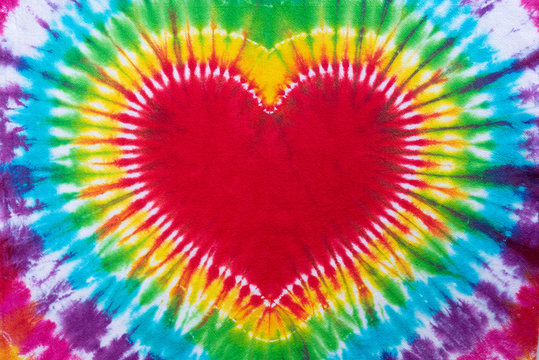 Tie Dye Designs: Making a Rainbow Heart Tie Dye Shirt With Black