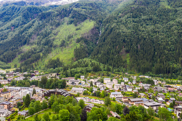 Fototapeta na wymiar Amazing Chamonix valley in green summer season