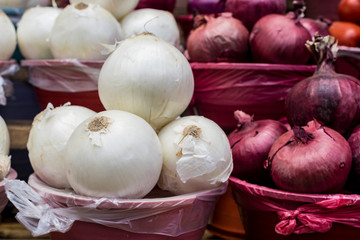 cebollas en el mercado