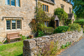 Fototapeta na wymiar Lower Slaughter - a village in the Cotswold district of Gloucestershire, UK