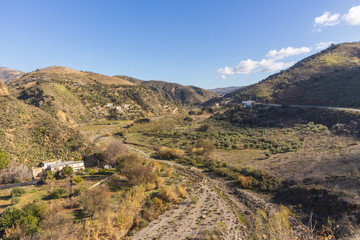 Fototapeta na wymiar paisaje montañoso de la Alpujarra, en el rio Guadalfeo
