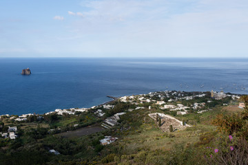 Stromboli et le Strombolicchio, Îles Éoliennes