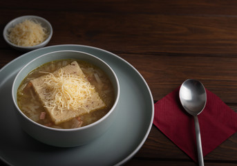 home made onion soup a very healthy winter dish