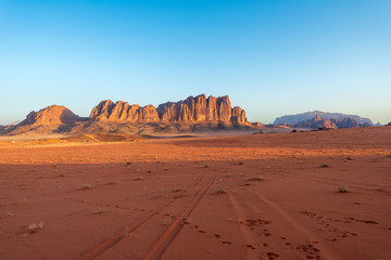 Fototapeta na wymiar wadi rum desert sunrise